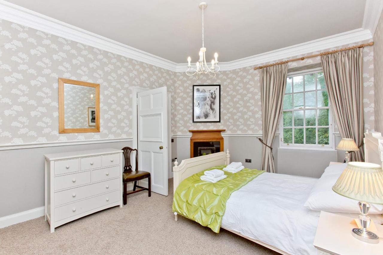 Luxury 3-Bedroom Apartment With Stunning Views At Ramsay Garden Edinburgh Exterior foto