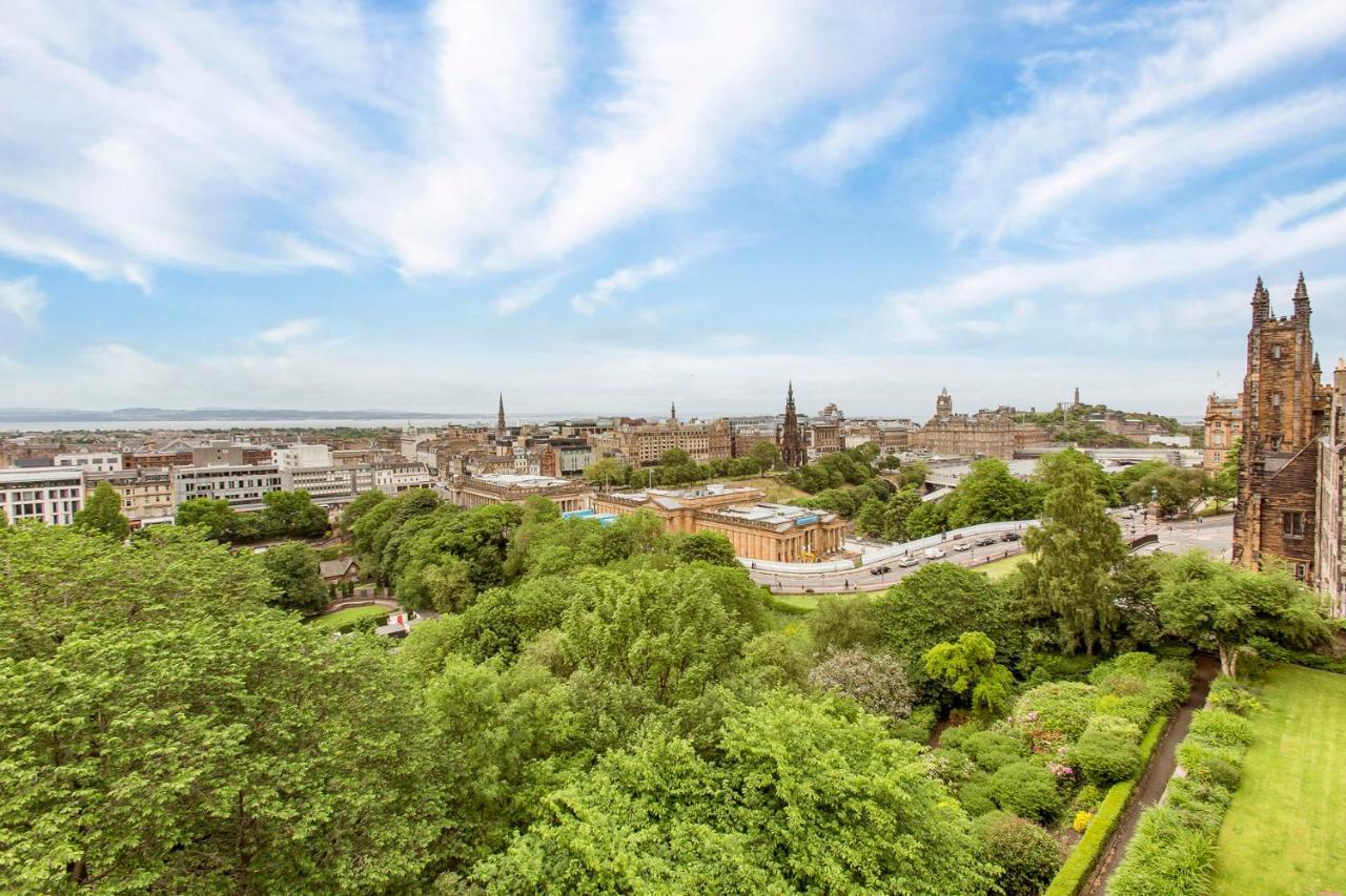 Luxury 3-Bedroom Apartment With Stunning Views At Ramsay Garden Edinburgh Exterior foto